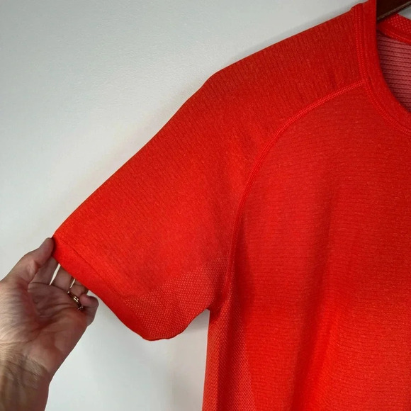 Lululemon Men's Orange Metal Vent Tech Athletic Short Sleeve Shirt - Picture 12 of 13